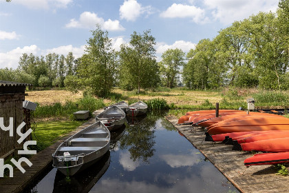 028 Fraai gelegen 2 persoons vakantiehuisje met uitzicht op natuurgebied in Giethoorn