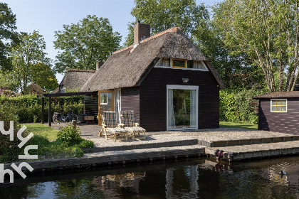 010 Gezellig 5 persoons vakantiehuis aan het water in hartje Giethoorn