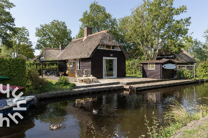 013 Gezellig 5 persoons vakantiehuis aan het water in hartje Giethoorn