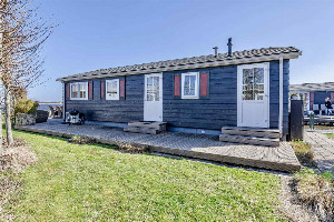 Heerlijk chalet op Chaletpark Kroondomein in Giethoorn met uitzicht over het meer!