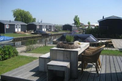 010 Heerlijk chalet op Chaletpark Kroondomein in Giethoorn met uitzicht over het meer!