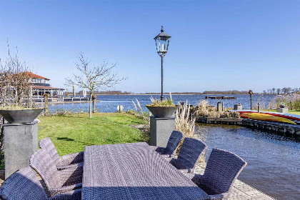 002 Luxe chalet op Chaletpark Kroondomein in Giethoorn met uitzicht over het meer!