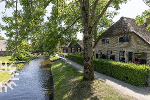 Prachtig 2 persoons vakantiehuis direct aan de dorpsgracht in Giethoorn, Overijssel