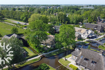 028 Prachtig 2 persoons vakantiehuis direct aan de dorpsgracht in Giethoorn, Overijssel