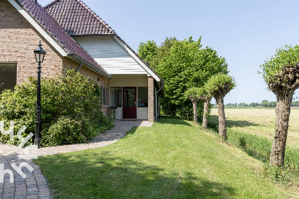 041 Prachtig gelegen 6 tot 8 pers. vakantiehuis, ruim ingericht met grote tuin, in Giethoorn