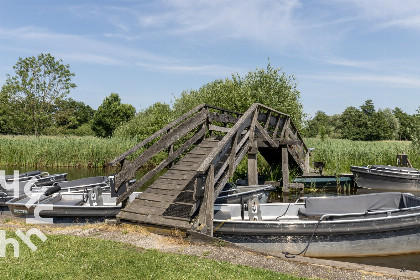 006 Prachtig gelegen vakantiehuis met dakterras en trampoline, aan de Bovenwijde in Giethoorn