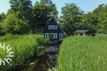 010 Prachtig Rietsnijdershuisje met trampoline en terras aan de Bovenwijde in Giethoorn