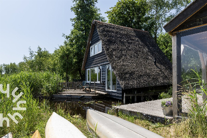 014 Prachtig Rietsnijdershuisje met trampoline en terras aan de Bovenwijde in Giethoorn