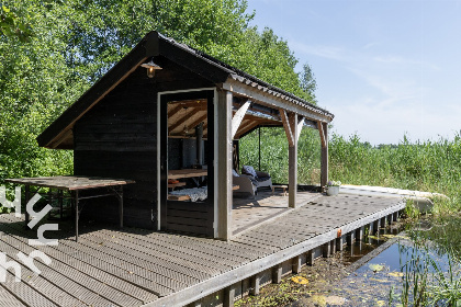 016 Prachtig Rietsnijdershuisje met trampoline en terras aan de Bovenwijde in Giethoorn