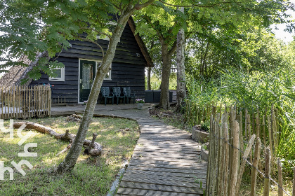 036 Prachtig Rietsnijdershuisje met trampoline en terras aan de Bovenwijde in Giethoorn