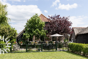 Ruim 4 5 persoons vakantiehuis met infrarood sauna in het centrum van Giethoorn