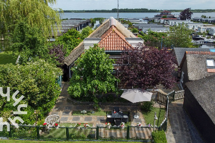 002 Ruim 4 5 persoons vakantiehuis met infrarood sauna in het centrum van Giethoorn