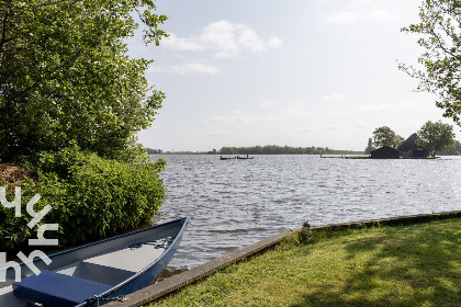 019 Uniek gelegen 6 persoons vakantiehuis aan het water in Giethoorn tussen de rietlanden