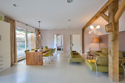 002 Farmers Lodge Combi