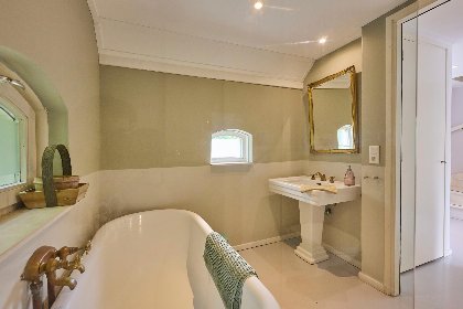 050 Farmers Lodge Combi