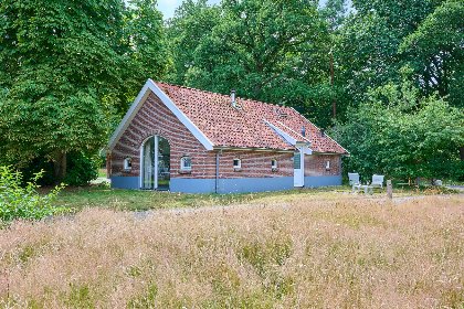 053 Farmers Lodge Combi