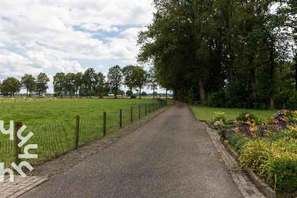 028 Vakantiehuis voor 4 personen in het midden van weilanden in Haarle Hellendoorn, Overijssel