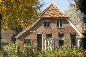 10 persoons boerderij met een bubbelbad in Hardenberg