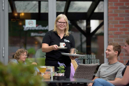 033 10 persoons boerderij met een bubbelbad in Hardenberg