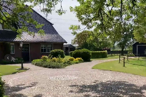 Landelijk 5 persoons vakantiehuis gelegen nabij de Regge in Hellendoorn