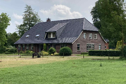 026 Landelijk 5 persoons vakantiehuis gelegen nabij de Regge in Hellendoorn