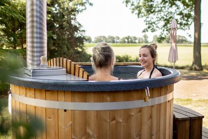 001 Villa Beukelaer Hottub 4 personen