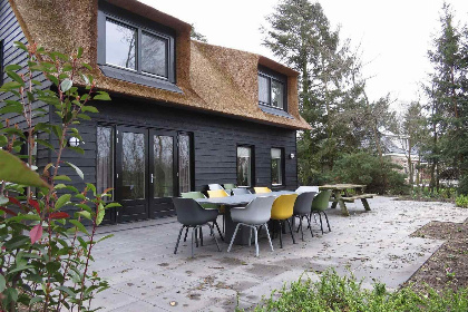 010 Mooi 12 persoons villa op Bungalowpark Hoge Hexel