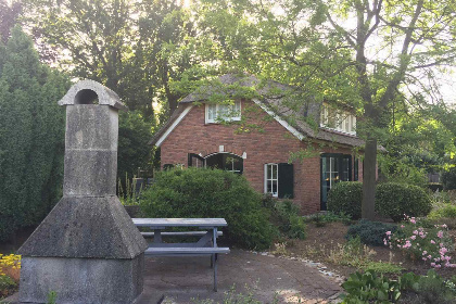 010 Comfortabel vakantiehuis voor 4 personen in het bos in Holten