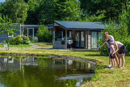 014 Chalet voor 4 personen met buiten terras op vakantiepark Reestervallei in Overijssel