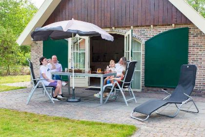 014 Comfortabele 4 persoons woonboerderij in IJhorst