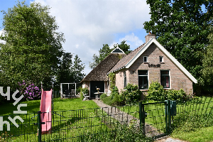 6 persoons vakantiehuis met omheinde tuin aan het water in Kalenberg