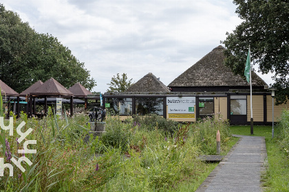 005 6 persoons vakantiehuis met omheinde tuin aan het water in Kalenberg