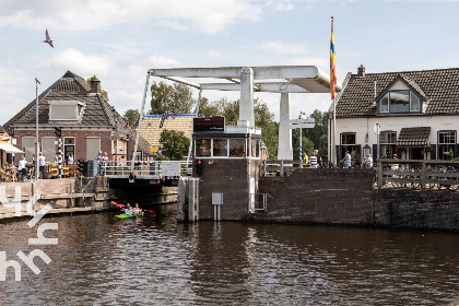 015 6 persoons vakantiehuis met omheinde tuin aan het water in Kalenberg