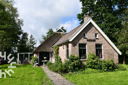 026 6 persoons vakantiehuis met omheinde tuin aan het water in Kalenberg