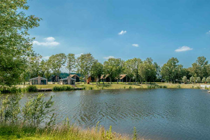 028 Een 10 persoons villa in de natuur rond park De IJssel Eilanden!