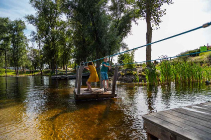 040 Een 10 persoons villa in de natuur rond park De IJssel Eilanden!