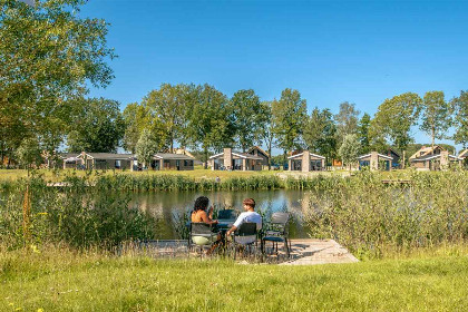 015 Modern 4 persoons Tiny House bij het water op park De IJssel Eilanden