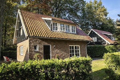 029 Heerlijk 8 persoons landhuis nabij Losser op Landgoed Het Borghuis