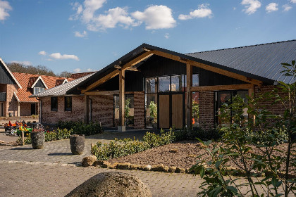 030 Heerlijk 8 persoons landhuis nabij Losser op Landgoed Het Borghuis