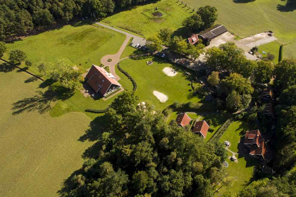 036 Heerlijk 8 persoons landhuis nabij Losser op Landgoed Het Borghuis