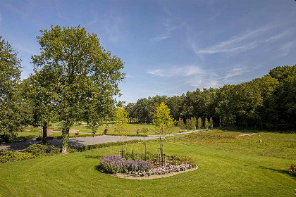 042 Heerlijk 8 persoons landhuis nabij Losser op Landgoed Het Borghuis