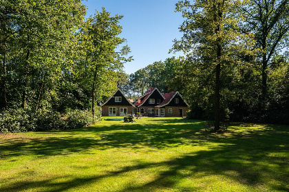 011 Landhuis voor 20 personen op Landgoed 't Borghuis in Twente