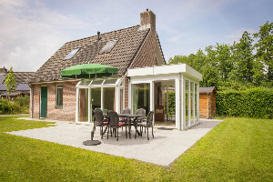 Heerlijk 6 persoons vrijstaande bungalow in Overijssel, nabij het bos