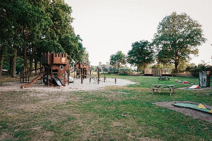 010 Kampeerplaats met prive sanitair