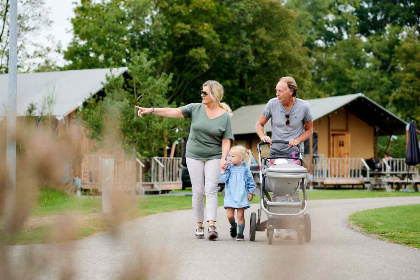 025 Ruim 6 persoons vrijstaand vakantiehuis nabij het bos