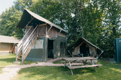 002 Safaricottage XS met prive sanitair | 4 personen