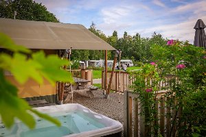 Safaritent met jacuzzi | 6 personen Safaritent met jacuzzi | 6 personen