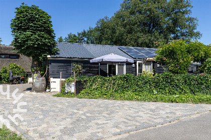 004 Sfeervol 4 persoons appartement met een hottub in de tuin in Nieuw Heeten