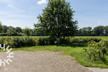 022 Sfeervol 4 persoons appartement met een hottub in de tuin in Nieuw Heeten