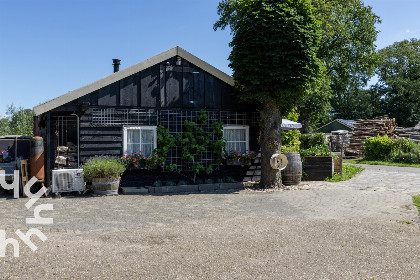 023 Sfeervol 4 persoons appartement met een hottub in de tuin in Nieuw Heeten